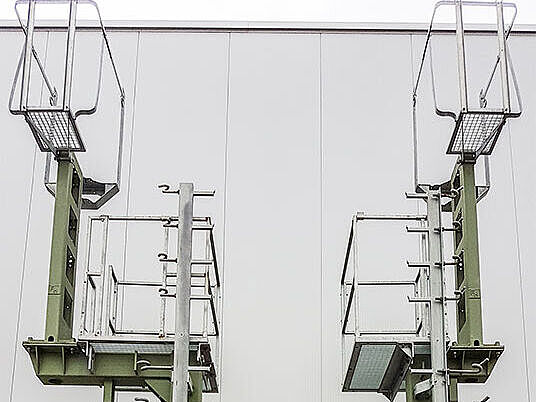 Aufsetzmasten mit Podest Friedrich Hippe - Aufsetzmasten mit Podest